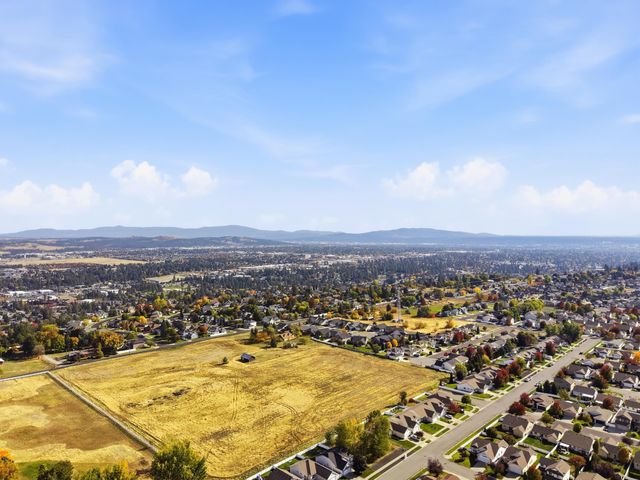 9008 N Oak St, Spokane, WA 99208