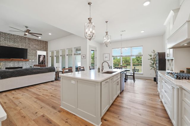 13 Parkridge Cv, Greenbrier, AR 72058