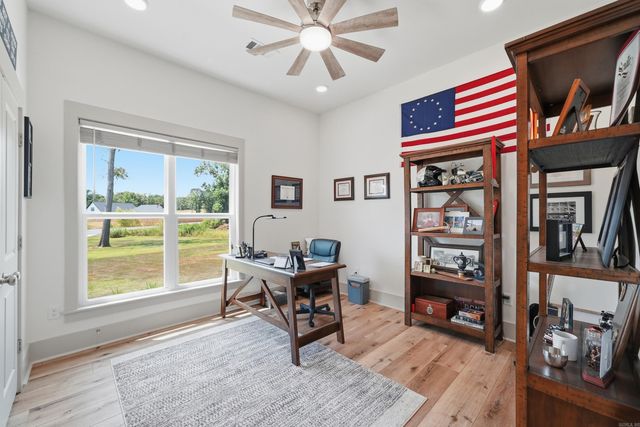 13 Parkridge Cv, Greenbrier, AR 72058