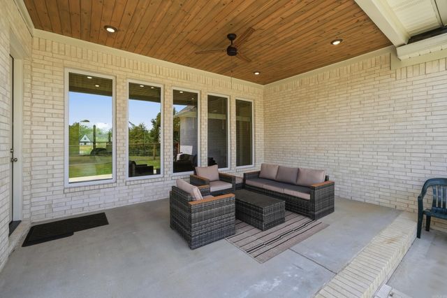 13 Parkridge Cv, Greenbrier, AR 72058