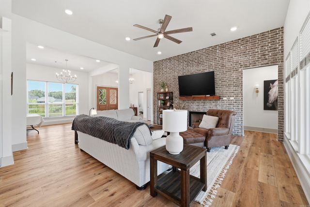 13 Parkridge Cv, Greenbrier, AR 72058