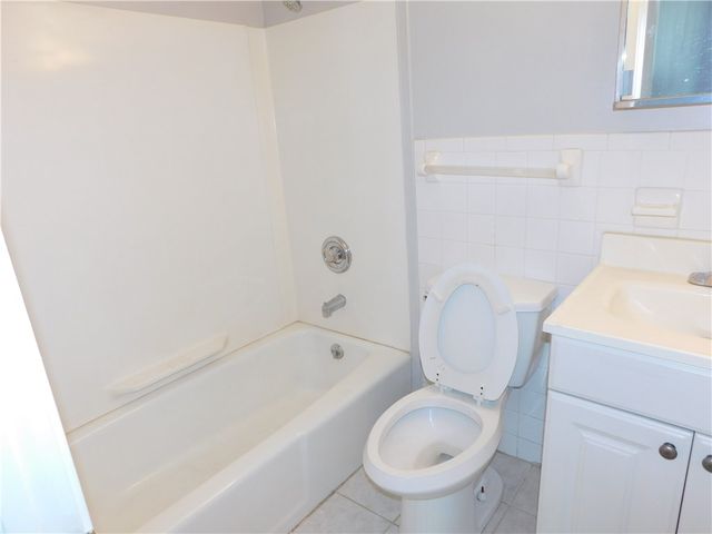 1718 Radio Road M, Dayton, OH 45403