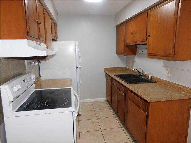 1718 Radio Road M, Dayton, OH 45403