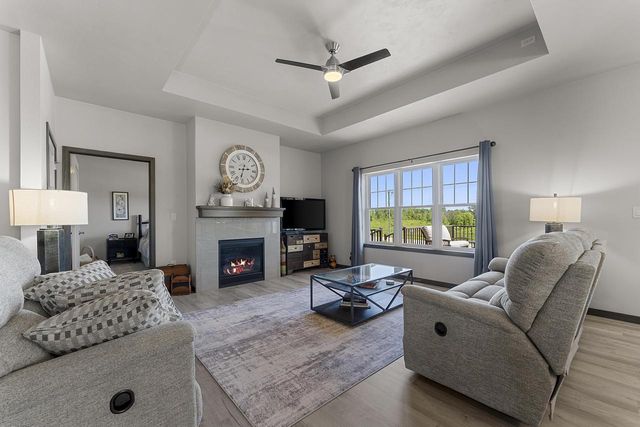 525 Mapleleaf COURT, Manitowoc, WI 54220