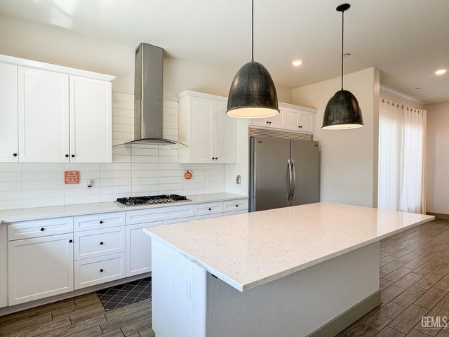 5913 Hawthorn Tree Lane, Bakersfield, CA 93313