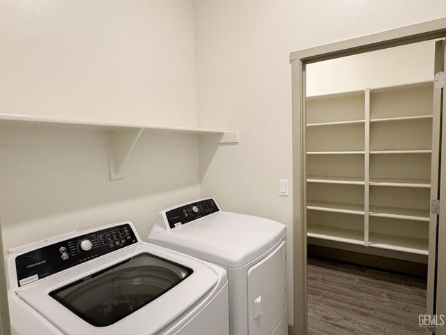 5913 Hawthorn Tree Lane, Bakersfield, CA 93313