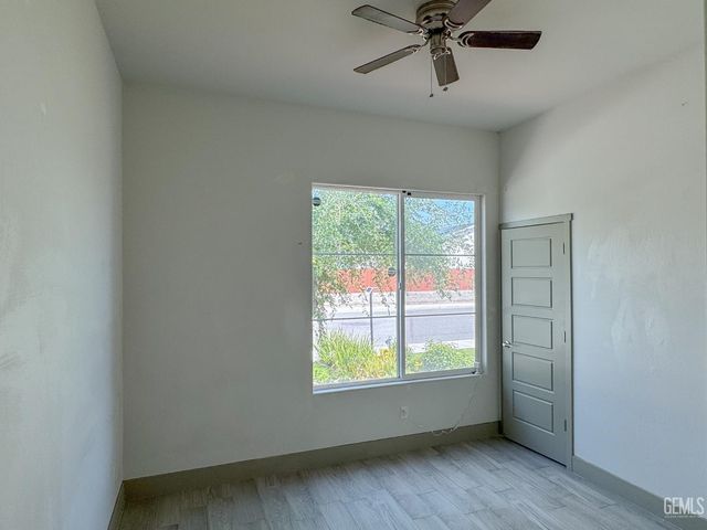 5913 Hawthorn Tree Lane, Bakersfield, CA 93313