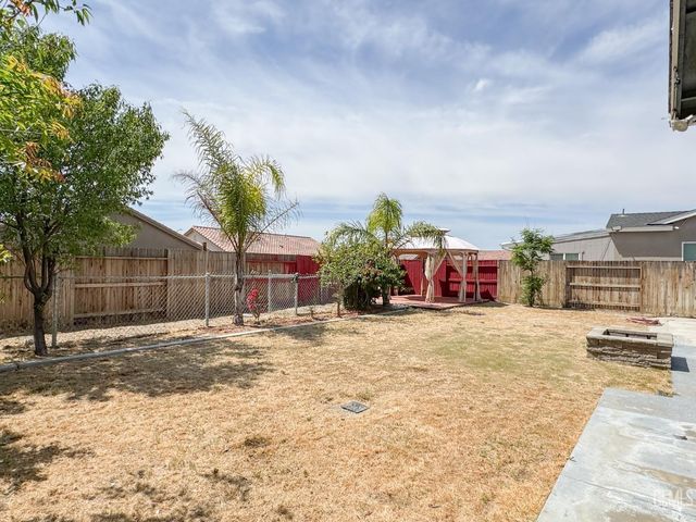 5913 Hawthorn Tree Lane, Bakersfield, CA 93313