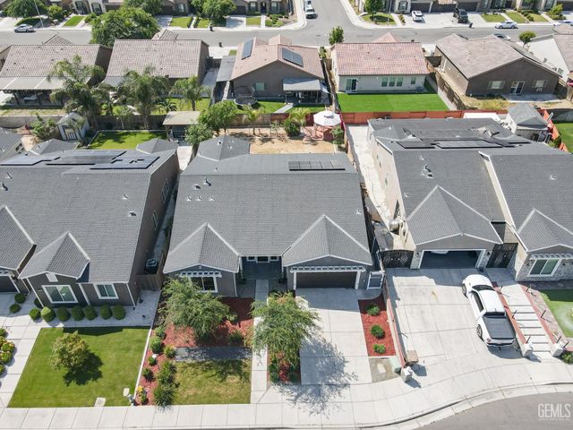 5913 Hawthorn Tree Lane, Bakersfield, CA 93313
