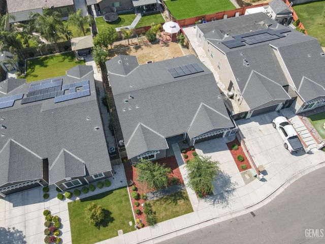5913 Hawthorn Tree Lane, Bakersfield, CA 93313
