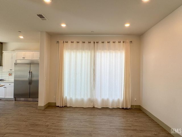 5913 Hawthorn Tree Lane, Bakersfield, CA 93313