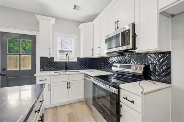 4719 Mallow Street A, Houston, TX 77033