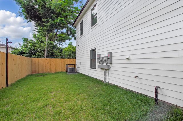 4719 Mallow Street A, Houston, TX 77033
