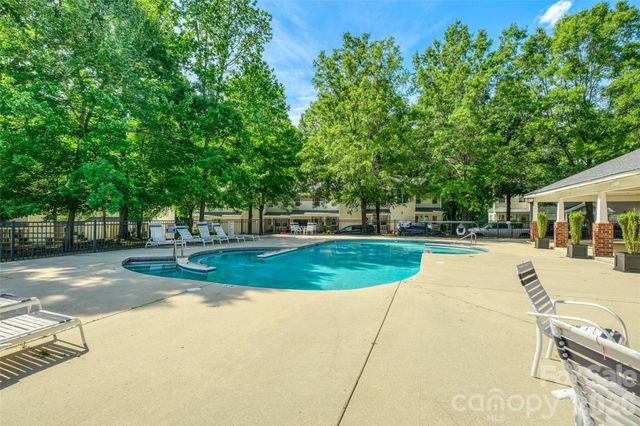 336 Doughton Lane, Charlotte, NC 28217