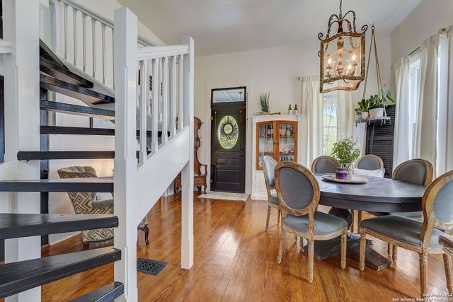 109 W Evergreen St, Boerne, TX 78006