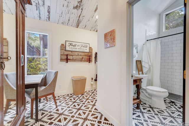 109 W Evergreen St, Boerne, TX 78006