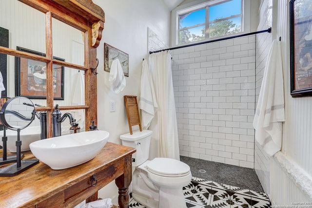 109 W Evergreen St, Boerne, TX 78006