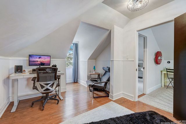 109 W Evergreen St, Boerne, TX 78006