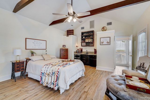 109 W Evergreen St, Boerne, TX 78006