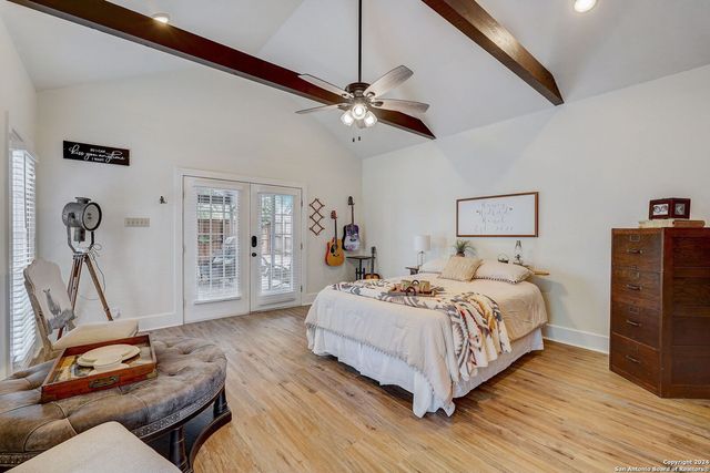 109 W Evergreen St, Boerne, TX 78006