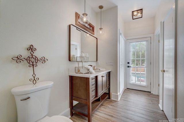 109 W Evergreen St, Boerne, TX 78006