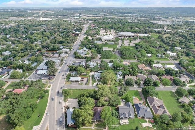 109 W Evergreen St, Boerne, TX 78006