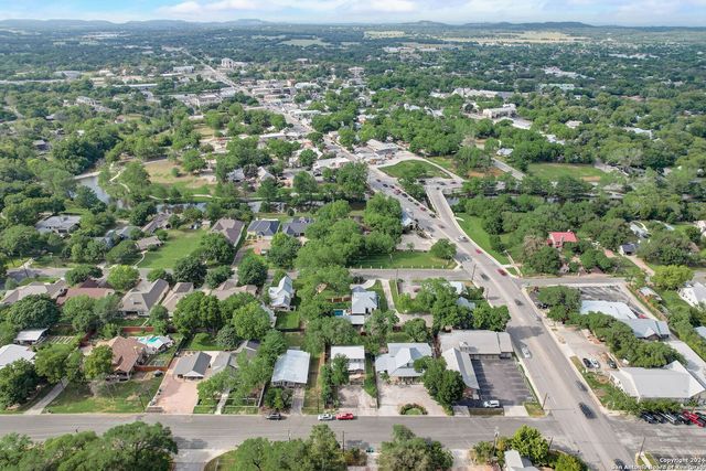 109 W Evergreen St, Boerne, TX 78006