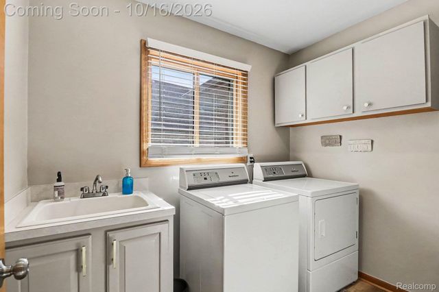 57836 Kaczmarek Drive, Washington Township, MI 48094