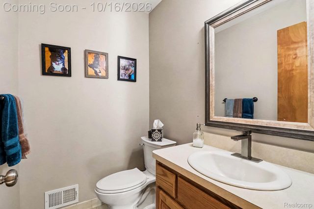 57836 Kaczmarek Drive, Washington Township, MI 48094