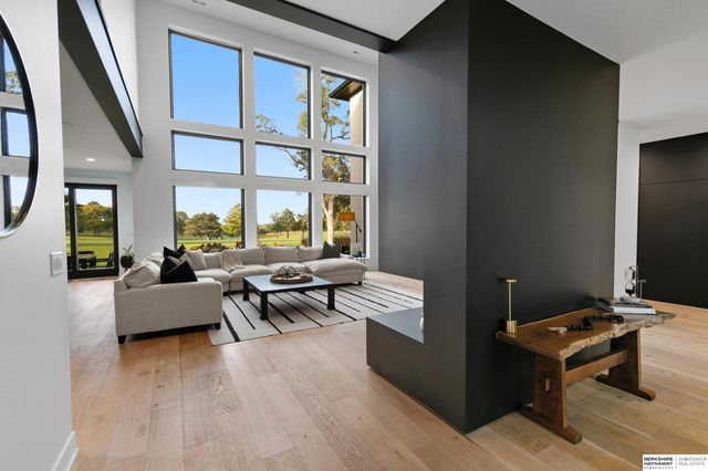 9430 Maricopa Drive, Lincoln, NE 68520