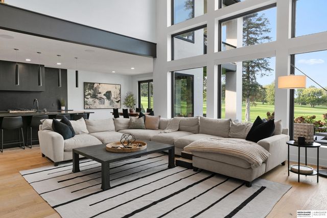 9430 Maricopa Drive, Lincoln, NE 68520