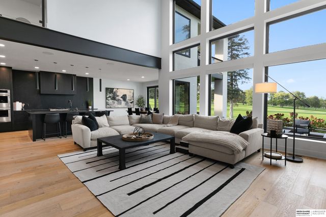 9430 Maricopa Drive, Lincoln, NE 68520