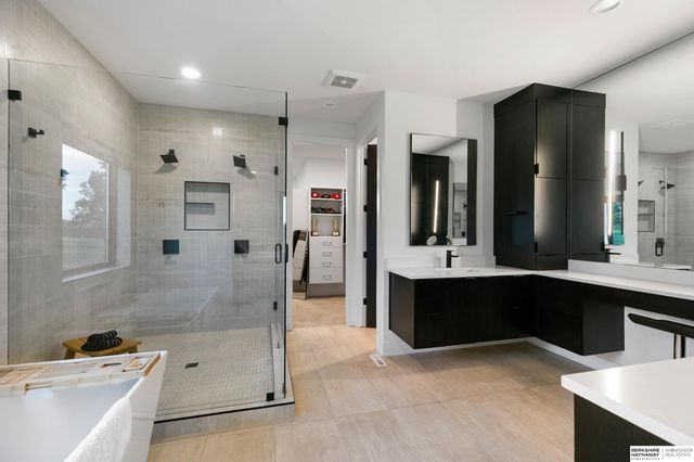 9430 Maricopa Drive, Lincoln, NE 68520