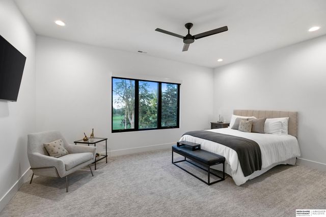 9430 Maricopa Drive, Lincoln, NE 68520