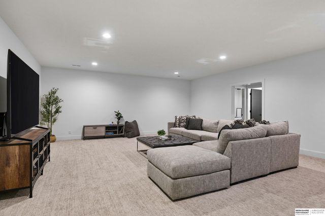 9430 Maricopa Drive, Lincoln, NE 68520