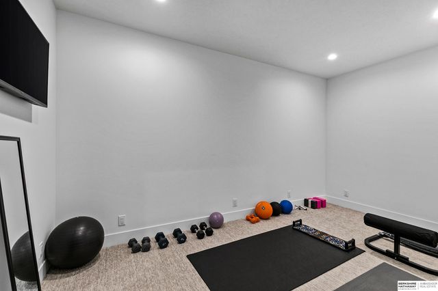 9430 Maricopa Drive, Lincoln, NE 68520