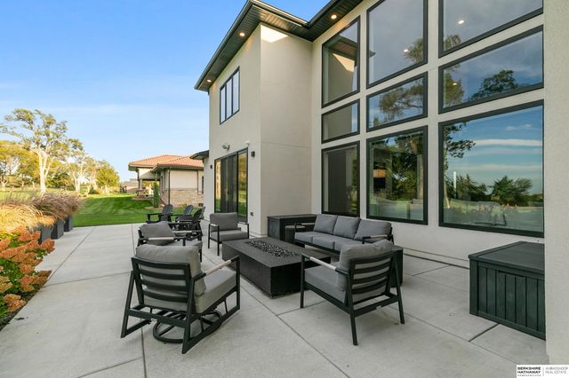 9430 Maricopa Drive, Lincoln, NE 68520