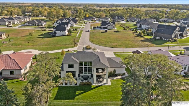 9430 Maricopa Drive, Lincoln, NE 68520