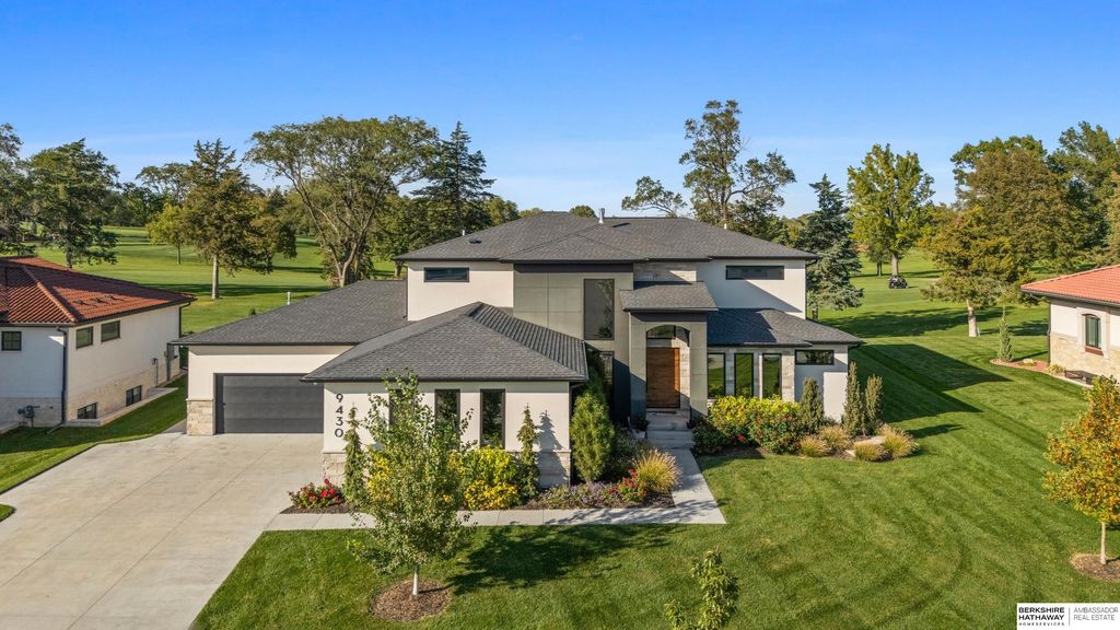 9430 Maricopa Drive, Lincoln, NE 68520