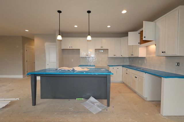 140 Sienna Glenn Drive, Lewis Center, OH 43035