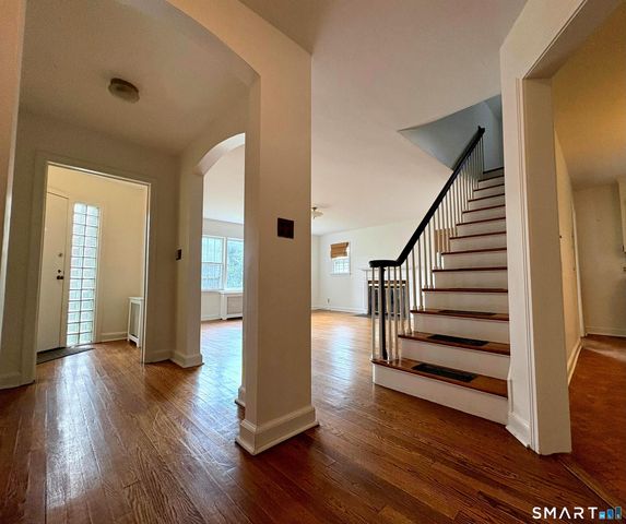2727 Boston Post Road, Darien, CT 06820