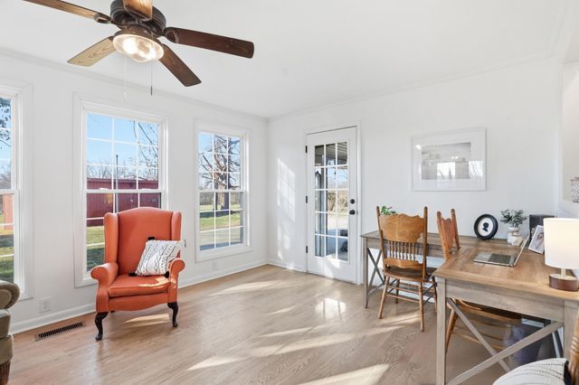 6498 N Mount Pleasant Rd, Greenbrier, TN 37073