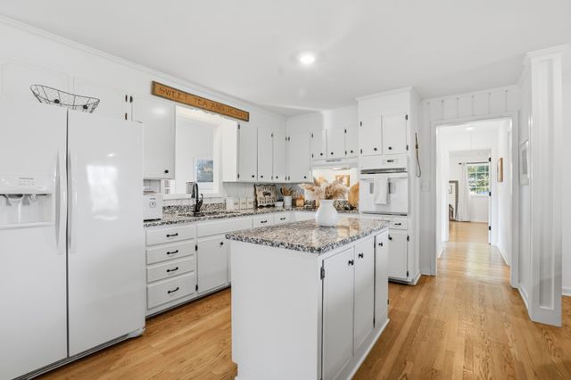 6498 N Mount Pleasant Rd, Greenbrier, TN 37073