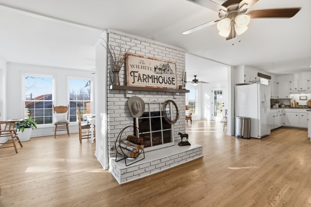 6498 N Mount Pleasant Rd, Greenbrier, TN 37073