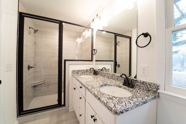 6498 N Mount Pleasant Rd, Greenbrier, TN 37073