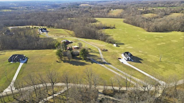 6498 N Mount Pleasant Rd, Greenbrier, TN 37073