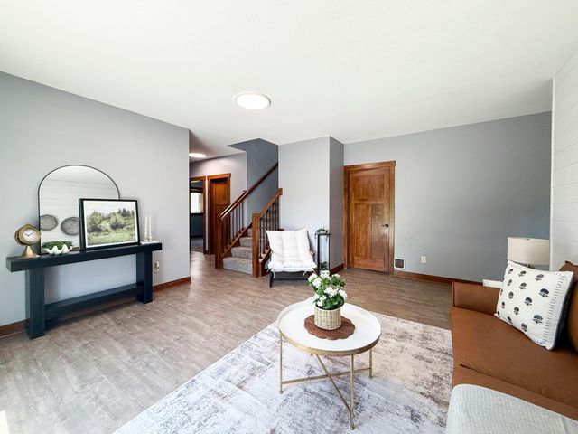 3927 Stone Point Drive NE, Rochester, MN 55906