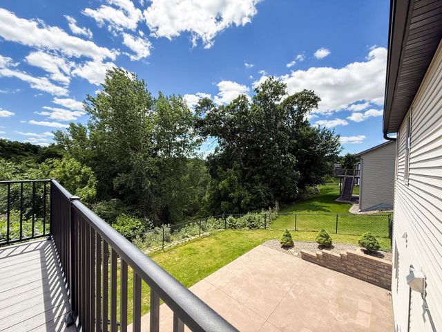3927 Stone Point Drive NE, Rochester, MN 55906