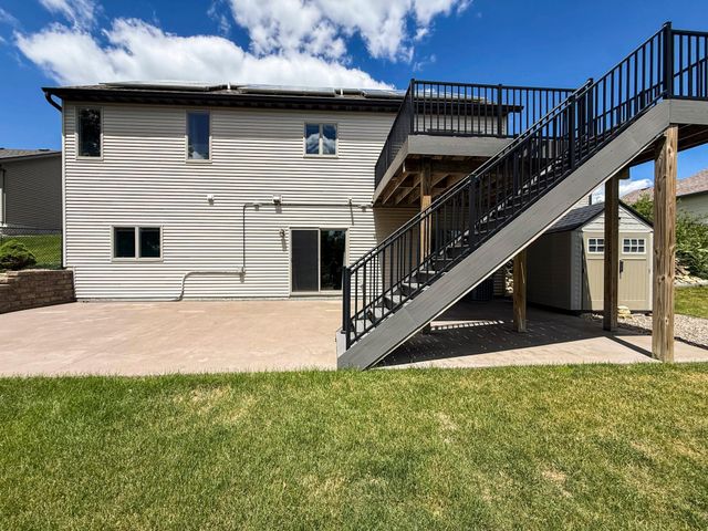 3927 Stone Point Drive NE, Rochester, MN 55906