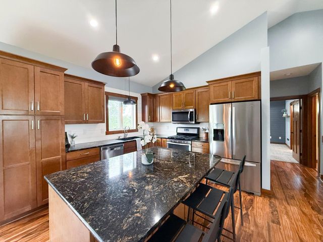 3927 Stone Point Drive NE, Rochester, MN 55906